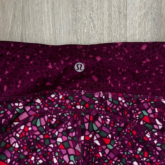Lululemon Speed Track Short
Paradise Camo Multi Paradise Geo Regal Plum Multi 6 - Picture 7 of 7